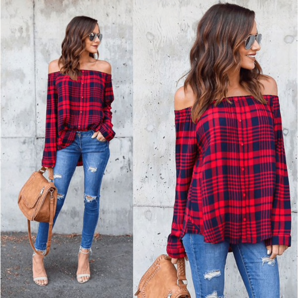 Adorable red plaid off the shoulder tunic top 🕷